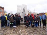 Возложение  венков к памятнику Кукарина 4